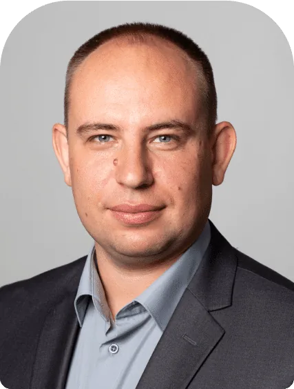 אלכס מולודיק, מייסד ובעלים